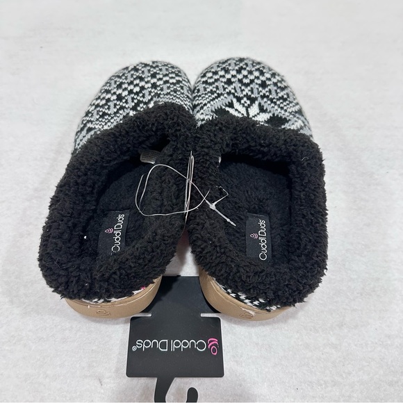 Women’s Medium Cuddl Duds Slippers - Picture 3 of 9